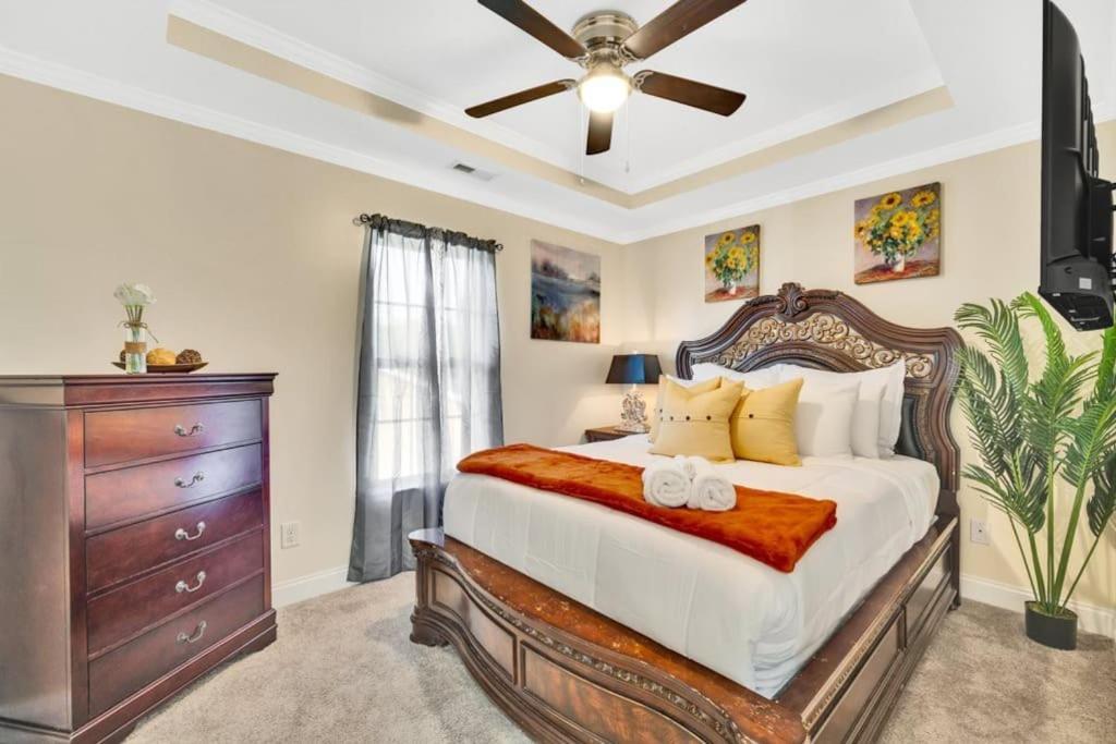 Villa Cozy 2B Townhouse King Bed Free Parking Tv In Brs Concord Exterior foto