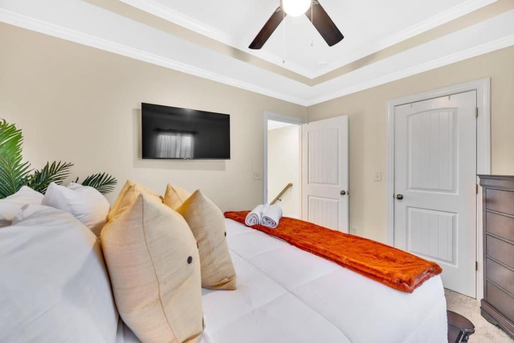 Villa Cozy 2B Townhouse King Bed Free Parking Tv In Brs Concord Exterior foto