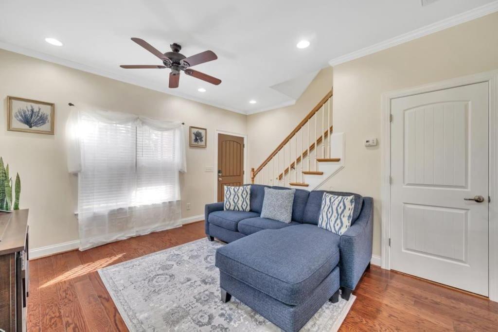 Villa Cozy 2B Townhouse King Bed Free Parking Tv In Brs Concord Exterior foto